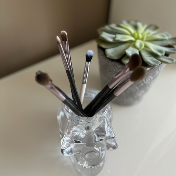Makeup Brush or Pen Holder Glass Skull - Picture 5 of 8
